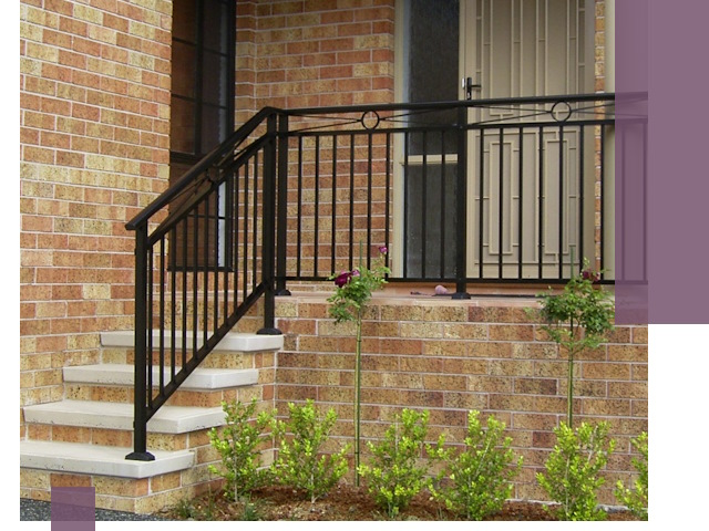 Уличные перила из металла под ключ в Добрянке