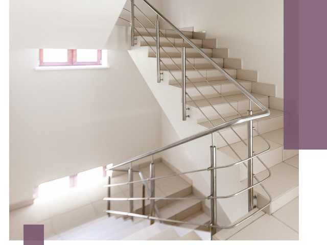 Установка и замена перил в подъезде в Добрянке