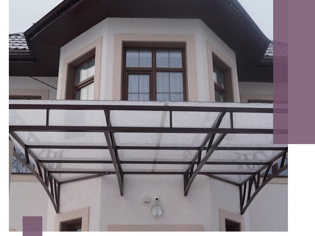 Козырьки из поликарбоната под ключ в Добрянке